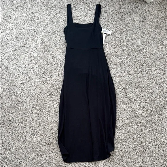 Aritzia Black midi dress - Picture 2 of 3
